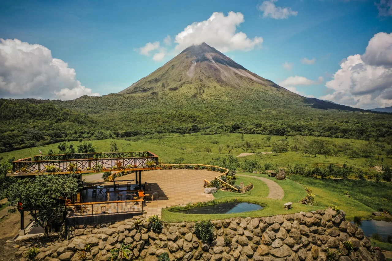 Arenal volcano guided hike hotsell